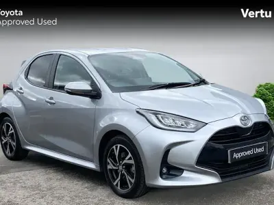 Gebraucht Toyota Yaris Hybrid Design 116 PS (85 kW) 2026 Kleinwagen
