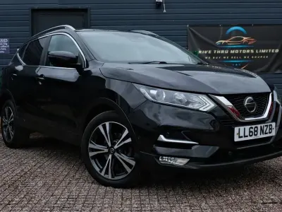 Begagnad Nissan Qashqai N-Connecta 115 HK (84 kW) 2018 Svart SUV