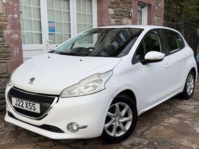 Used Peugeot 208 Active 70 HP (51 kW) 2014 White Hatchback
