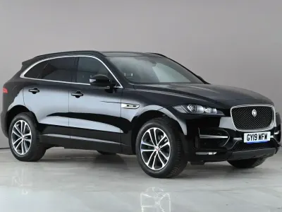 Usado Jaguar F-Pace R-Sport 250 HP (183 kW) 2019 Preto SUV