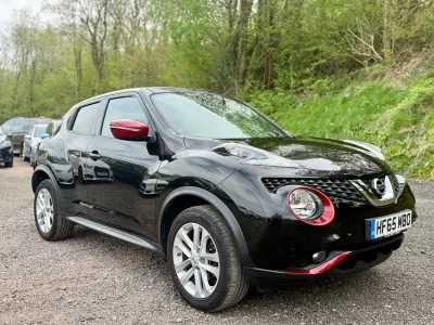 Usado Nissan Juke Acenta Premium 115 HP (84 kW) 2015 Preto SUV