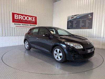 Used Renault Mégane III Dynamique 110 HP (80 kW) 2009 Black Hatchback