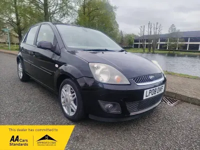Begagnad Ford Fiesta Ghia 2008 Svart Halvkombi