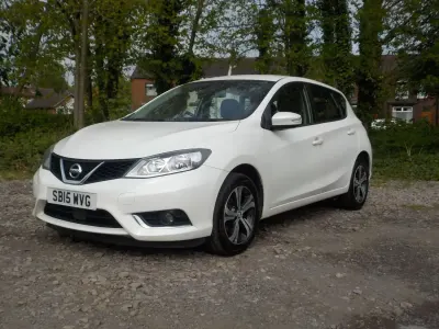 Używany Nissan Pulsar Acenta 115 KM (84 kW) 2015 Biały Hatchback