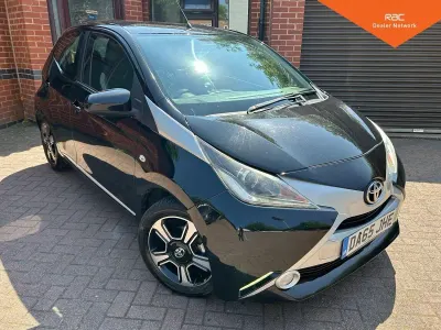 Used Toyota Aygo X-clusiv 69 HP (50 kW) 2015 Black Hatchback