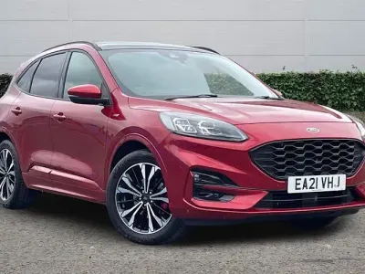 Käytetty Ford Kuga ST-Line X 150 HP (110 kW) 2023 Katumaasturi