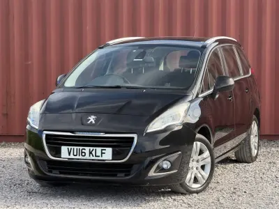 Usado Peugeot 5008 Active 120 HP (88 kW) 2016 Preto Monovolume