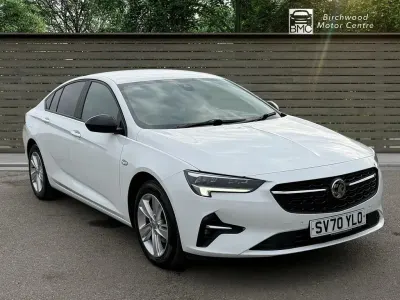 Used Vauxhall Insignia 160 HP (117 kW) 2020 White Hatchback