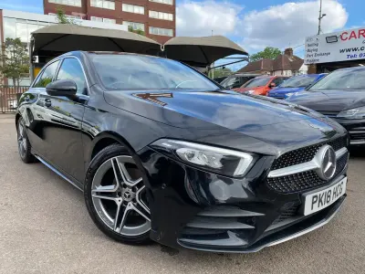 Begagnad Mercedes A200 Executive 2018 Svart Halvkombi