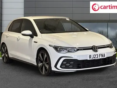 Begagnad VW Golf VIII GTD 200 HK (147 kW) 2023 Vit Halvkombi
