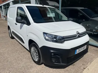 Used Citroën Berlingo 75 HP (55 kW) 2019 White MPV