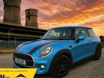 Used Mini ONE 102 HP (75 kW) 2016 Blue Hatchback