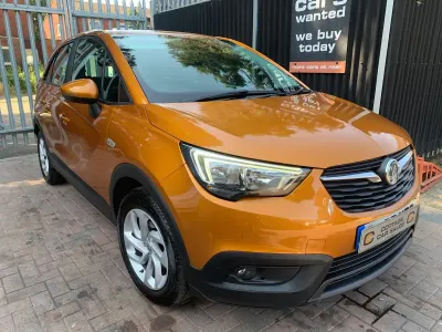 Used Vauxhall Crossland X 81 HP (59 kW) 2017 Orange SUV