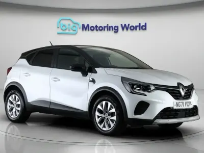 Used Renault Captur Iconic 90 HP (66 kW) 2022 White/black SUV