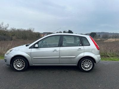 Silver Used 2007 Ford Fiesta Ghia Hatchback | £895 (Fair price)