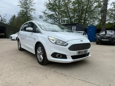 Used Ford S-MAX Titanium 150 HP (110 kW) 2016 White MPV