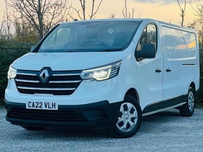 White Used 2022 Renault Trafic Business MPV | £11,450 (Good price)