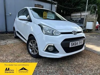 Used Hyundai i10 Premium 87 HP (63 kW) 2014 White Hatchback
