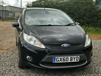 Begagnad Ford Fiesta Titanium 70 HK (51 kW) 2010 Svart Halvkombi