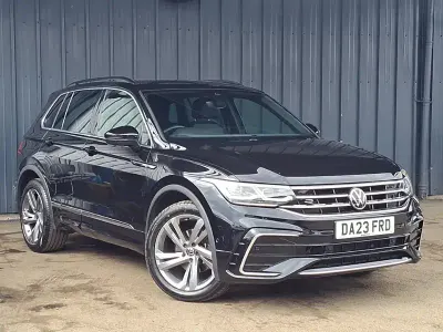 Begagnad VW Tiguan R-line Edition 150 HK (110 kW) 2023 Svart SUV