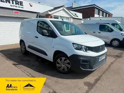 Used Peugeot Partner 2019 White MPV
