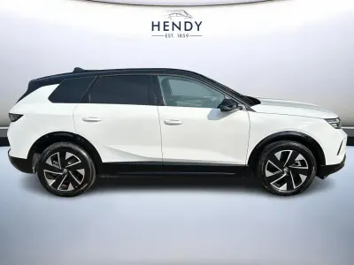 Used Vauxhall Grandland 154 kW (210 HP) 2025 White SUV