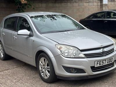 Silver Used 2007 Vauxhall Astra Design Edition Hatchback | £1,495 (A bit pricey)
