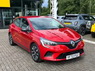 Used Renault Clio Evolution 90 HP (66 kW) 2022 Flame red  Hatchback
