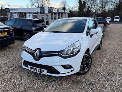 Used Renault Clio IV Iconic 90 HP (66 kW) 2019 White Hatchback