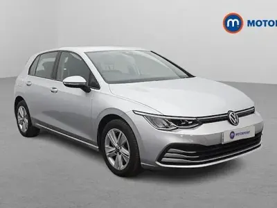Usado VW Golf VIII Life 131 HP (96 kW) 2023 Prateado Citadino