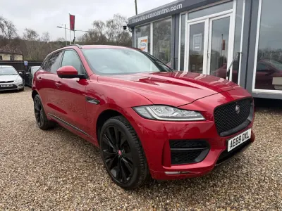 Usado Jaguar F-Pace R-Sport 180 HP (132 kW) 2019 Vermelho SUV