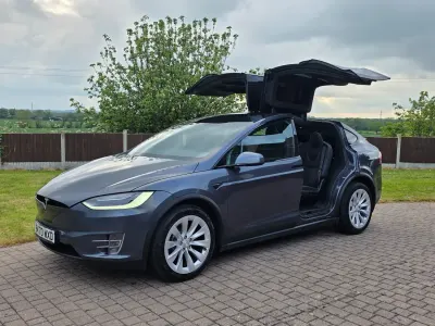 Używany Tesla Model X Long Range AWD 397 kW (541 KM) 2020 Szary SUV