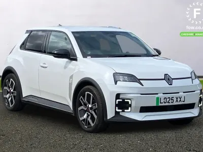 Used Renault R5 Komfort 110 kW (150 HP) 2025 White Hatchback