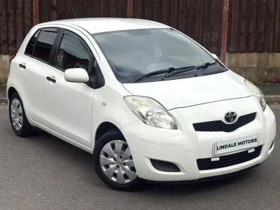 Used Toyota Yaris T2 69 HP (50 kW) 2009 White Hatchback