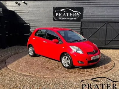 Used Toyota Yaris 69 HP (50 kW) 2010 Red Hatchback