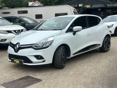 Used Renault Clio Iconic 2018 White Hatchback