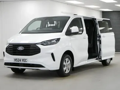Used Ford Transit Custom Limited 136 HP (100 kW) 2024 White Estate