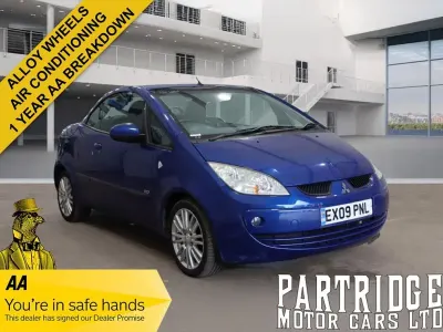 Usado Mitsubishi Colt 107 HP (78 kW) 2009 Azul Cabrios