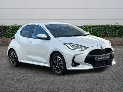 Used Toyota Yaris Design 116 HP (85 kW) 2024 White Hatchback