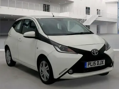 Used Toyota Aygo x-press 69 HP (50 kW) 2015 White Hatchback