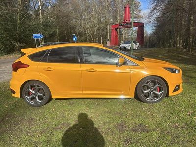Used Ford Focus ST 2017 Yellow Hatchback