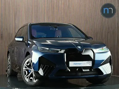 Usado BMW iX M Sport 239 kW (326 HP) 2022 Azul SUV
