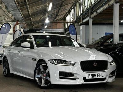 Usado Jaguar XE Ingenium 200 HP (147 kW) 2019 Branco Sedan