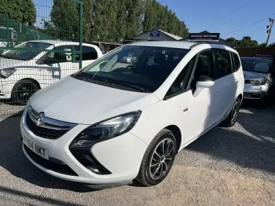 Used Vauxhall Zafira Tourer 130 HP (95 kW) 2014 White MPV