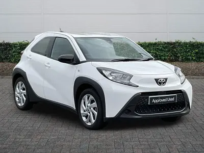 Used Toyota Aygo X PURE 72 HP (52 kW) 2024 White SUV