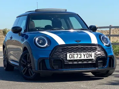 Usado Mini Cooper Hatch 2023 Azul Citadino