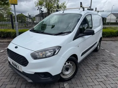Usado Ford Transit 100 HP (73 kW) 2020 Branco Van