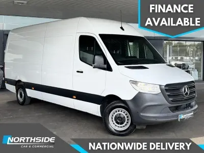 Używany Mercedes Sprinter Progressive 148 KM (108 kW) 2023 Biały Van