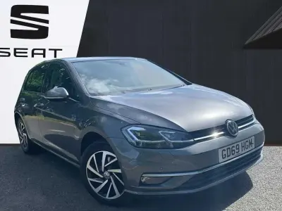Usado VW Golf VII Edition 147 HP (108 kW) 2019 Cinzento Citadino