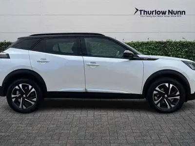 Begagnad Peugeot 2008 GT 131 HK (96 kW) 2023 Vit SUV